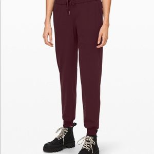 lululemon on the fly joggers
